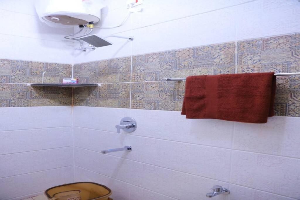 מדוראי Heritage Home With 3 Bed/3 Bath With Kitchen In A Residential Neighborhood. מראה חיצוני תמונה