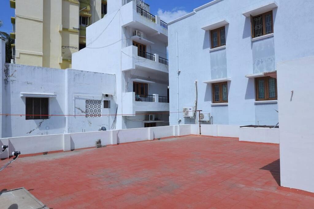 מדוראי Heritage Home With 3 Bed/3 Bath With Kitchen In A Residential Neighborhood. מראה חיצוני תמונה
