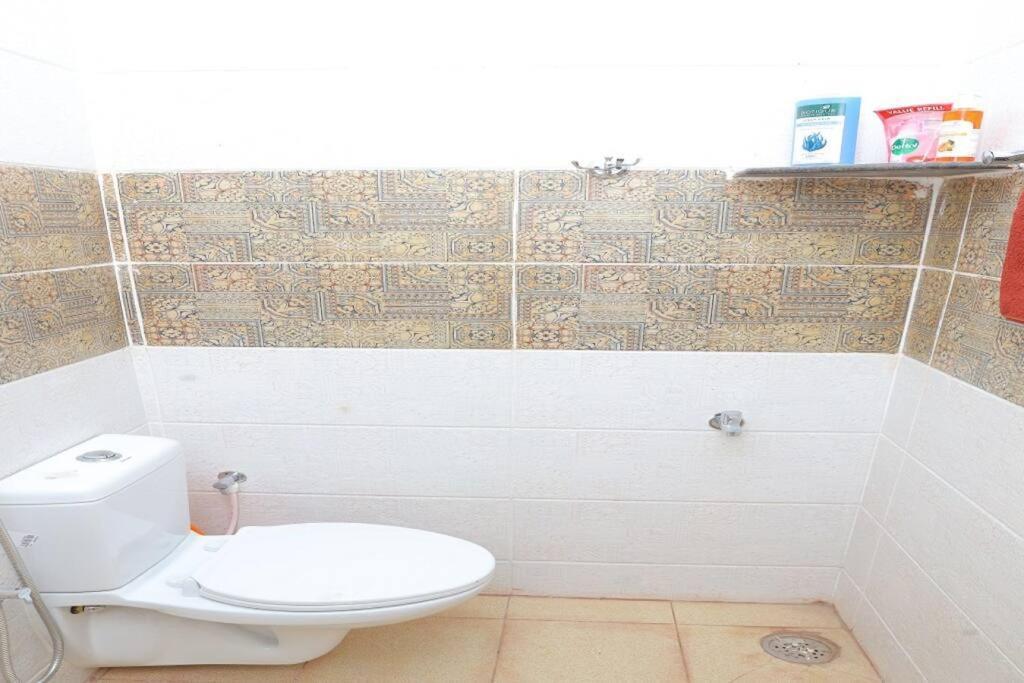 מדוראי Heritage Home With 3 Bed/3 Bath With Kitchen In A Residential Neighborhood. מראה חיצוני תמונה