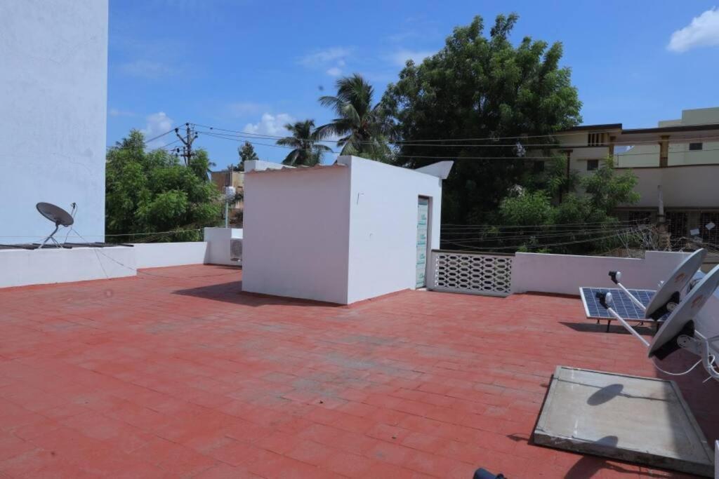 מדוראי Heritage Home With 3 Bed/3 Bath With Kitchen In A Residential Neighborhood. מראה חיצוני תמונה