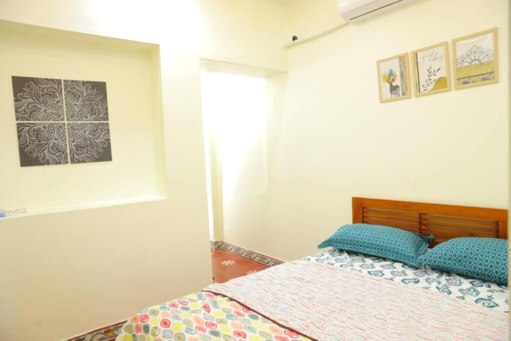 מדוראי Heritage Home With 3 Bed/3 Bath With Kitchen In A Residential Neighborhood. מראה חיצוני תמונה