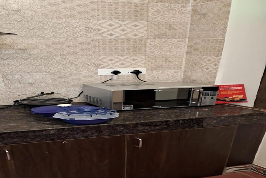 מדוראי Heritage Home With 3 Bed/3 Bath With Kitchen In A Residential Neighborhood. מראה חיצוני תמונה